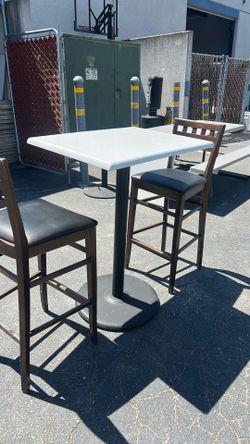 Restaurant style tables