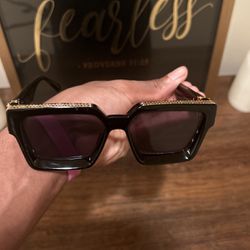Louis Vuittion Sunglasses 