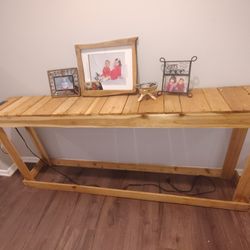 Plant Or Sofa Table With And Outlet 