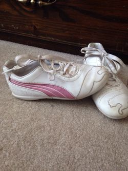 Girls puma shoes