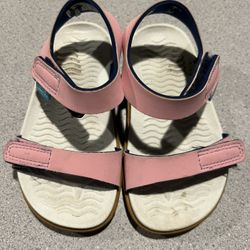 Toddler Shoes: Size 8