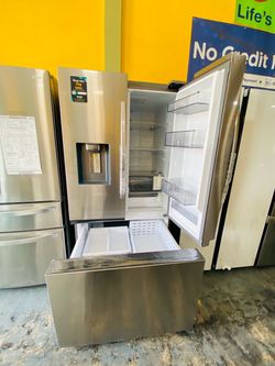 Stainless Steel French Door Refrigerator with Ice Dispenser