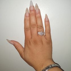 Wedding Ring 14K Gold White Diamond And Size 7