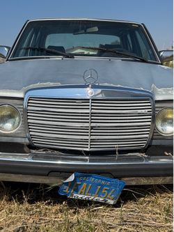 1983 Mercedes-Benz 300-Series