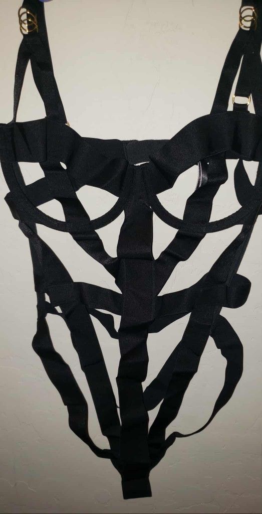 NEW NWOT VICTORIA'S SECRET VERY SEXY BLACK BANDED STRAPPY BONDAGE BODYSUIT DANCER LINGERIE SIZE MEDIUM M