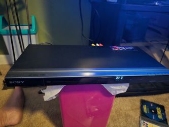 The Sony DVP-NS700H dvd player