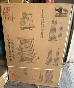 New baby crib 3 in 1 convertible  Chery color available 