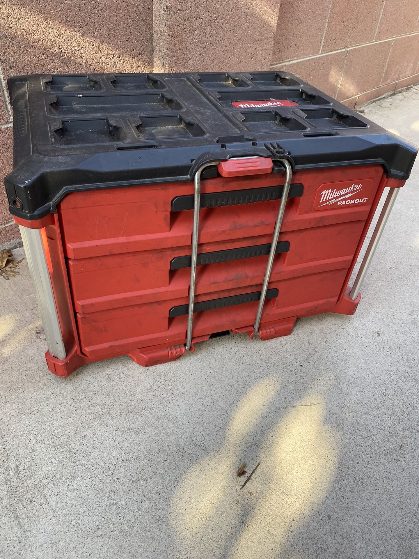 Milwaukee  Pack Out Tool Box 3 Drawers 