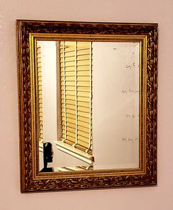 Gold mirror