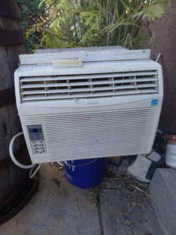 12, 000 btu 14 x 19 wall ac