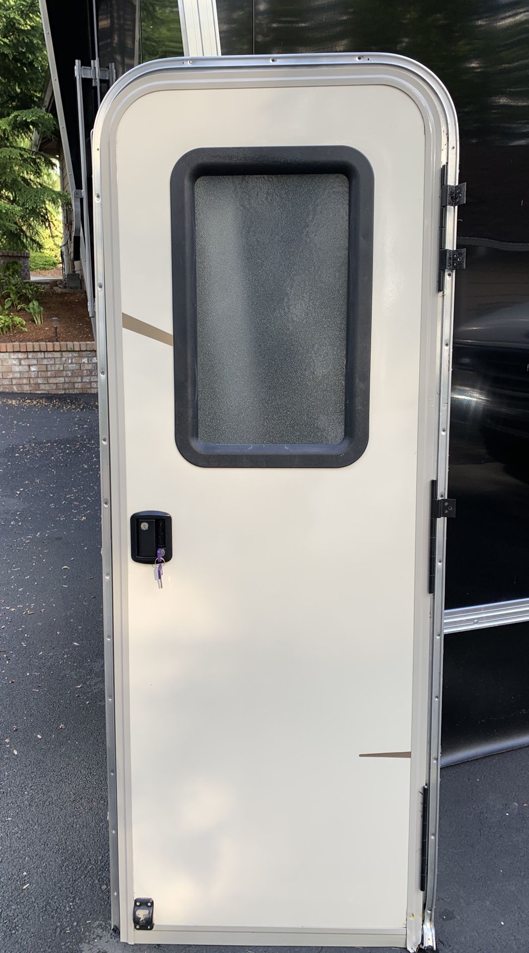 Rv camper 5th wheel door with screen door, keys