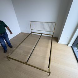 Queens Side Bed 