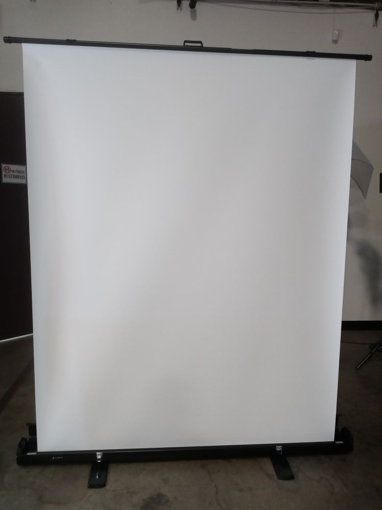 5ft. (W) x 6ft. (H) Collapsible and Retractable White Chromakey Screen with Built-in Aluminum Case, Photo Video Studio