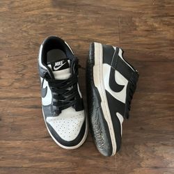 Nike Panda Dunks 