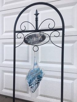 Brand New Welcome Basket Hanger