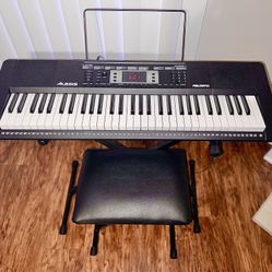 Piano/keyboard Alesis Melody 61 with Headphones and Microphone 