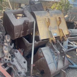 Tractor Buckets 