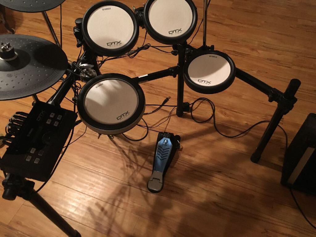 Yamaha DTX500 Drum Set Electric