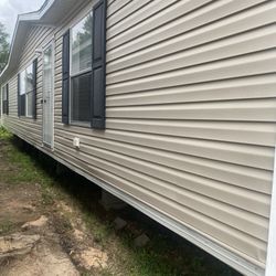 2018 Double wide in great shape!!! New floors, etc