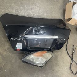 Nissan Altima Trunk And Headlight