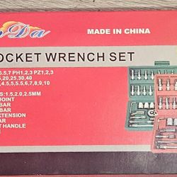 46 PCS SOCKET WRENCH SET NEW