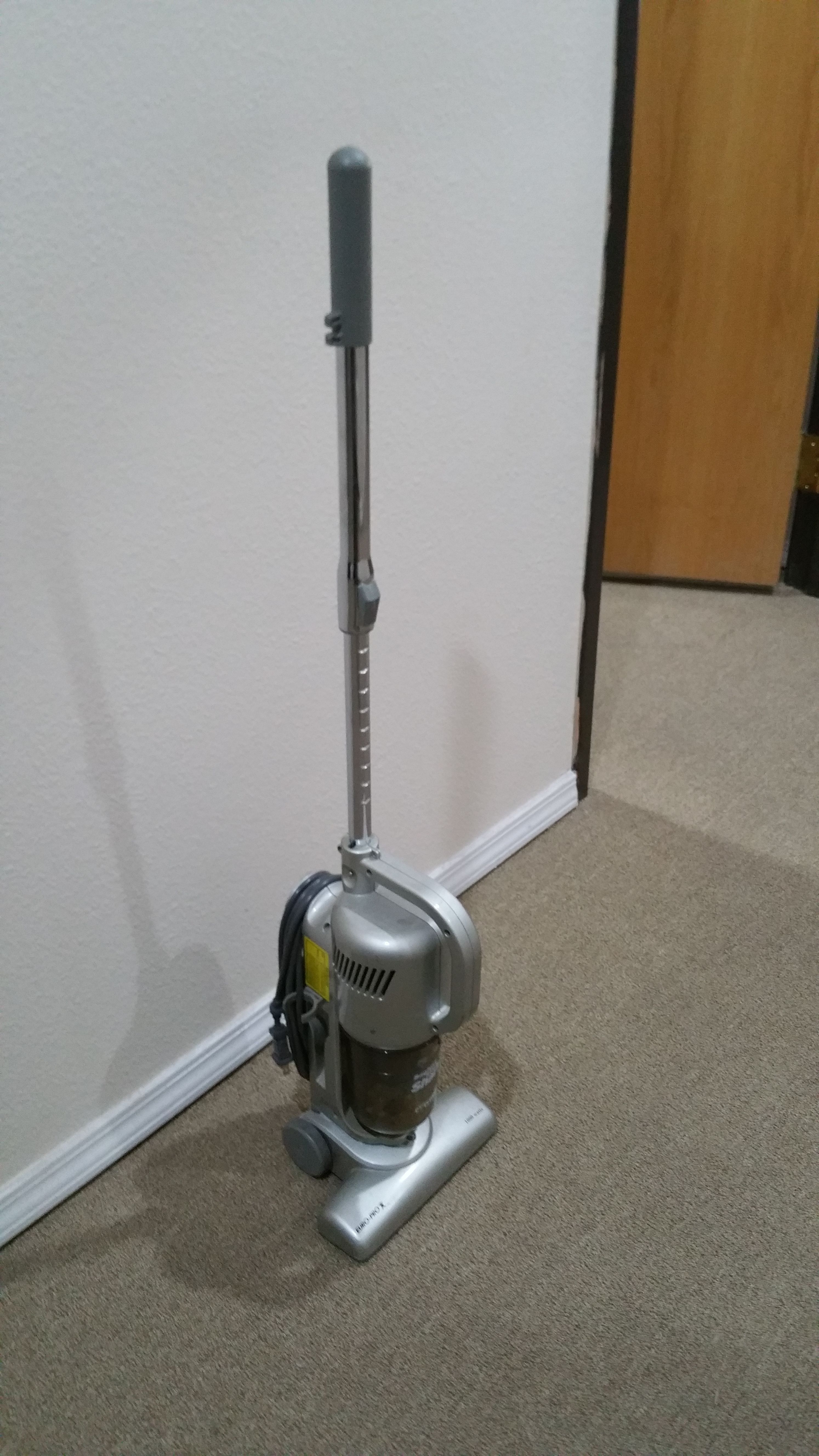Shark Bagless Stick Vacuum Cleaner EURO PRO X 1000 watts