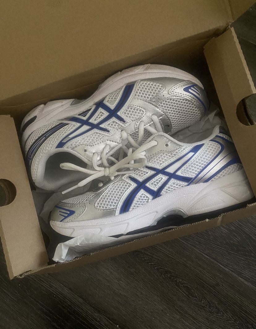 ASICS Size 5