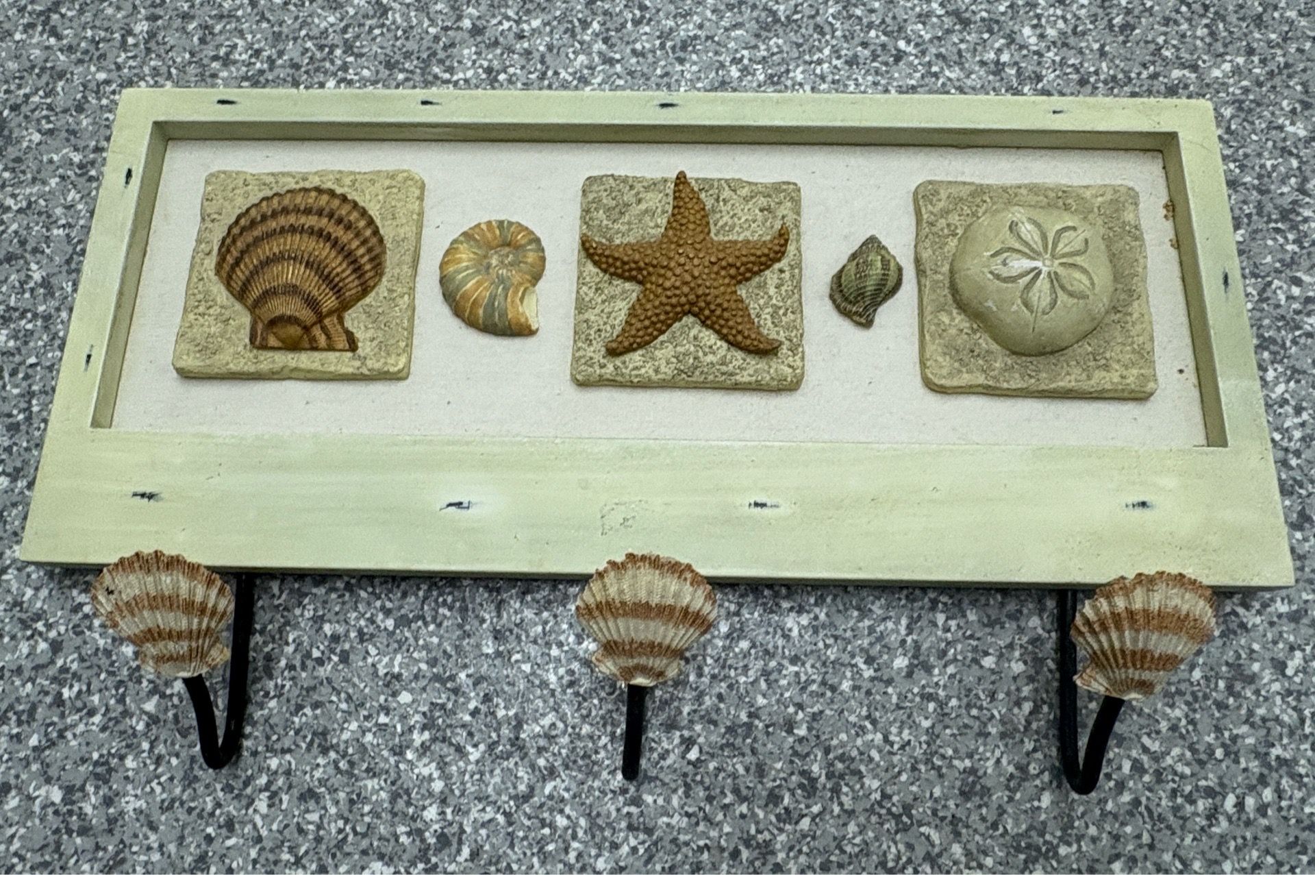 Seaside/Cali themed coat and key rack