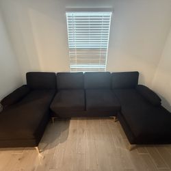 Sectional couch 