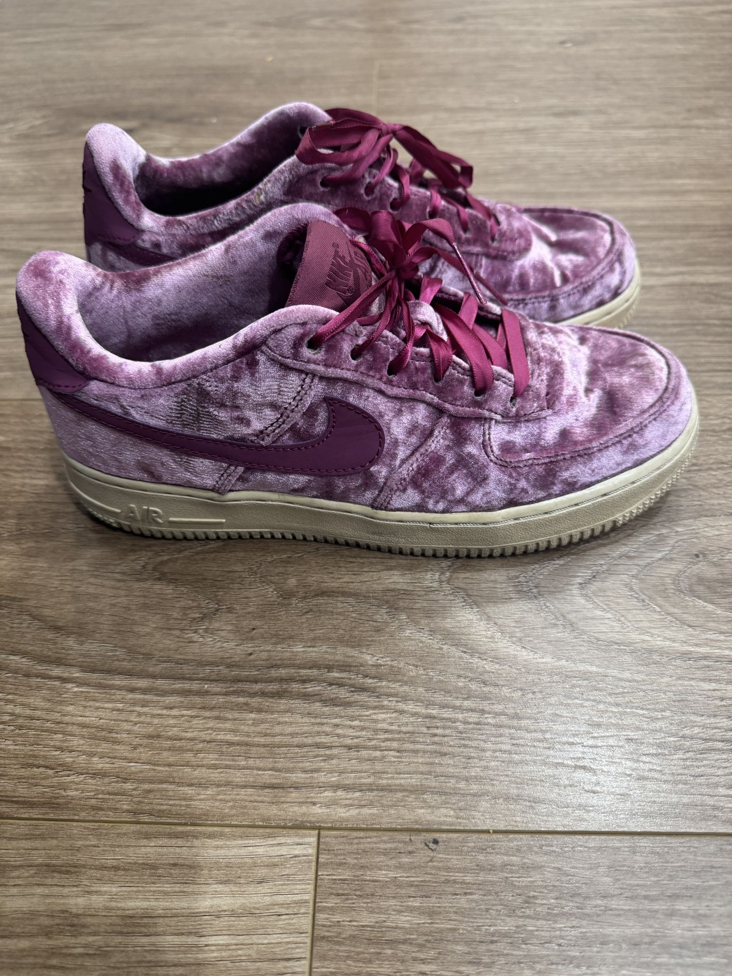 Nike Air Force 1 Size 6Y Purple Velvet 