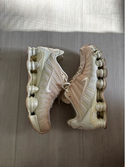 Cream Nike Shox