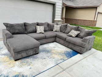 Modern Gray Sectional Sofa with Chaise – Spacious & Comfortable