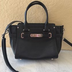 COACH Black Leather Shoulder Bag Swagger 21