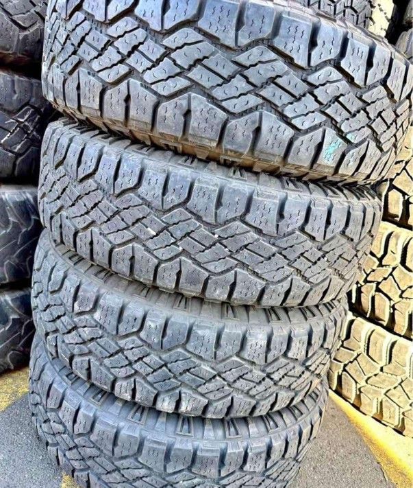 Vendo Set De Llantas Usadas 245 75 R 17 Marca Goodyear