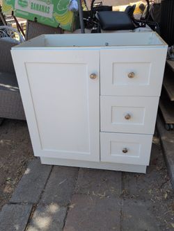 30" vanity cabinet