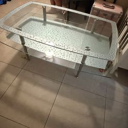 Coffee table ; center living room table