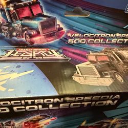 Transformers Universe Scourge With Trailer 500 Collectors