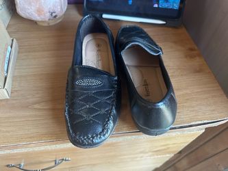 Western Beauty Black Slip-On Shoes – Women’s Size 8