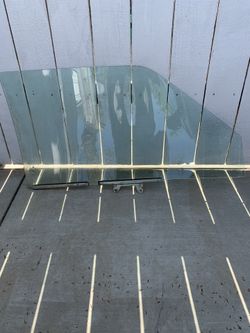 1987-90 Toyota Two Door Pickup Driver Window