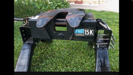Fifth wheel hitch