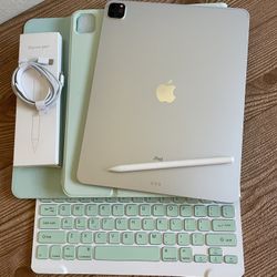 iPad Pro 12.9” (M1 chip / 2021) 5th Generation 128GB with  keyboard case and pen & Accessories 