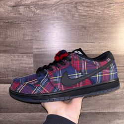 Nike SB Dunk Low “Nardwuar”
