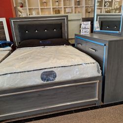 214... Queen Bed Dresser And Mirror 