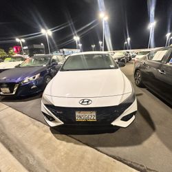 White 2023 Hyundai Elantra With Low Miles