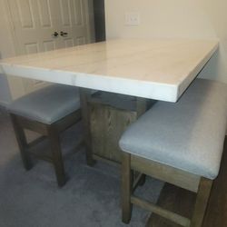 Dining Table Set Kept In Excellent Condition 