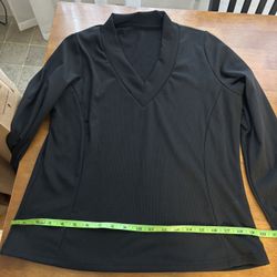 Black V-neck long sleeve top -new