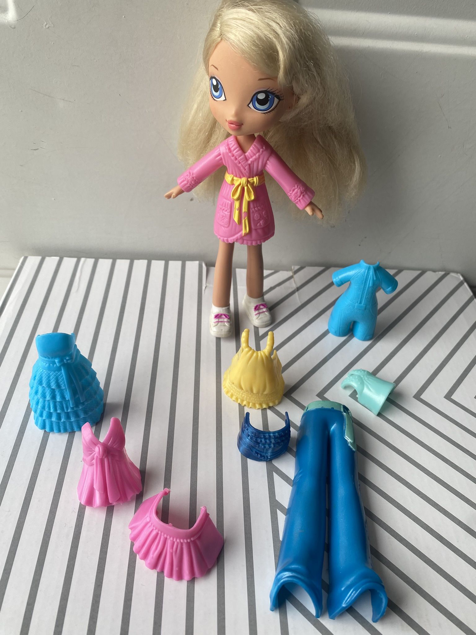 Mini Bratz 2008