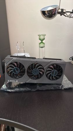 GIGABYTE Eagle RTX 4070 12GB - Excellent Condition, Box Included