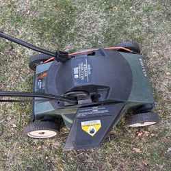 Electric lawnmower