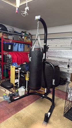 Boxing back and stand